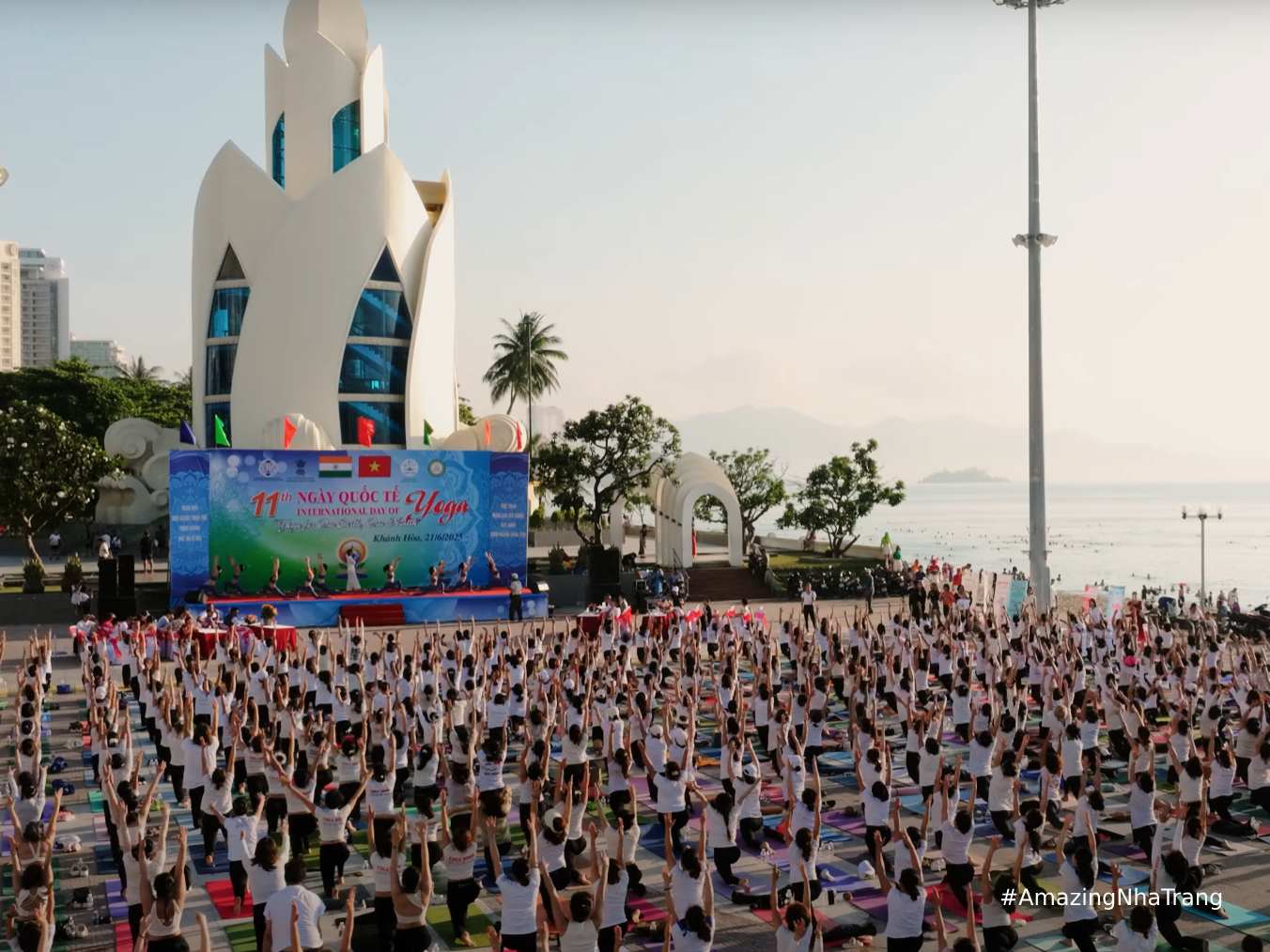 Ngày Hội Yoga Quốc Tế 2025 Diễn Ra Tại Nha Trang 