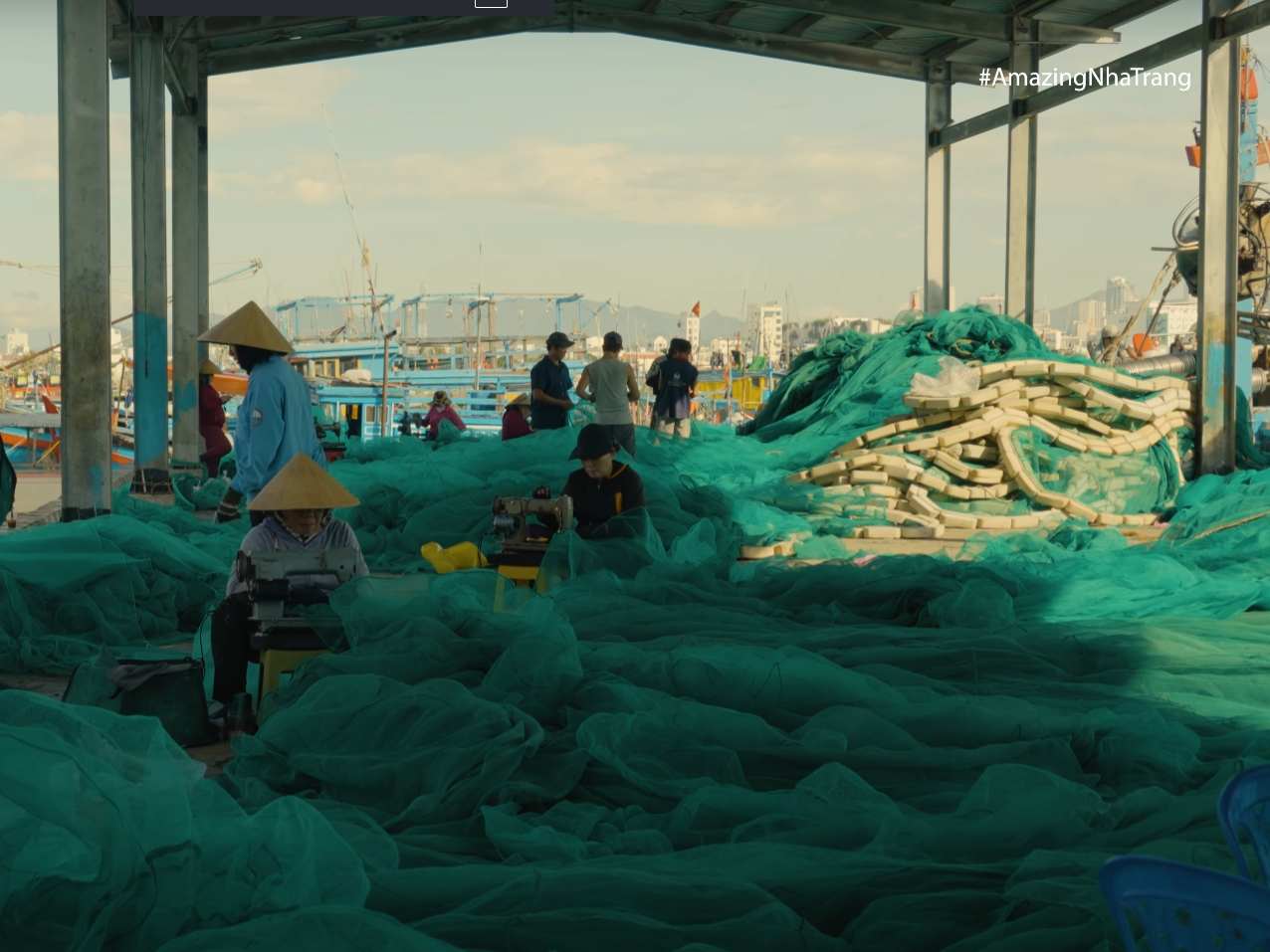 Nghề Đan Lưới Đánh Cá Ở Hòn Rớ - Nha Trang 